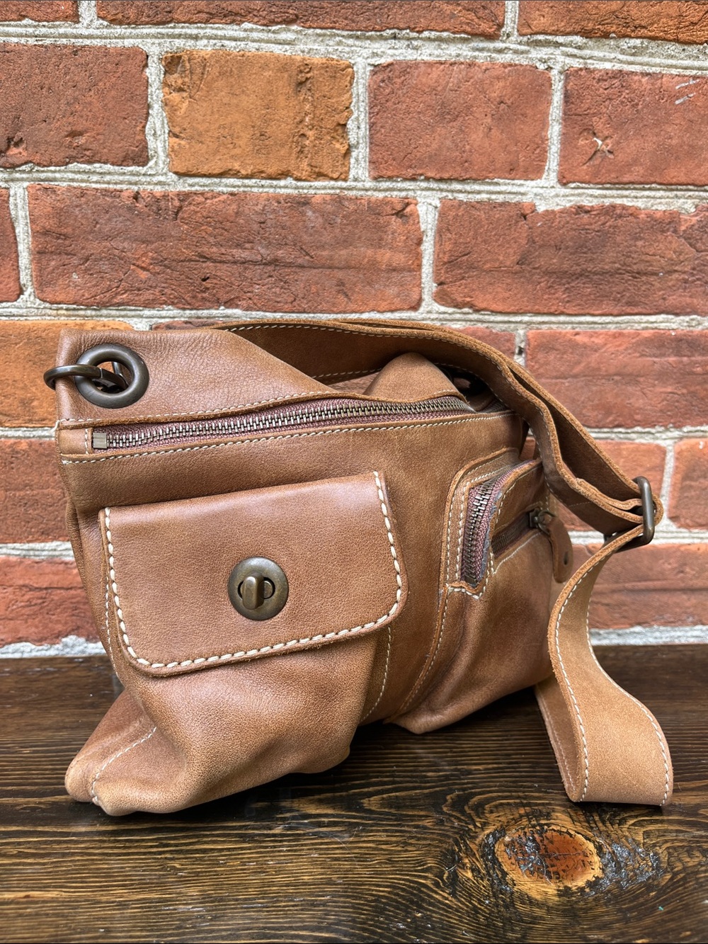 Roots Vintage Tribe Leather Multi-Pocket Crossbody Bag